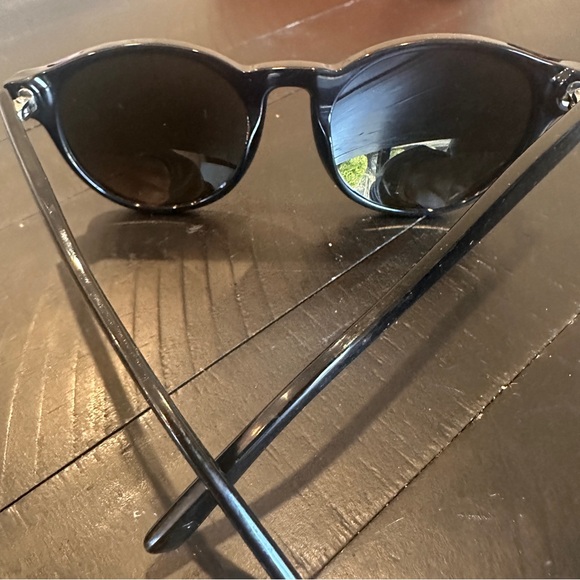 Coach Black Sunglasses with Orange Case - Picture 13 of 15